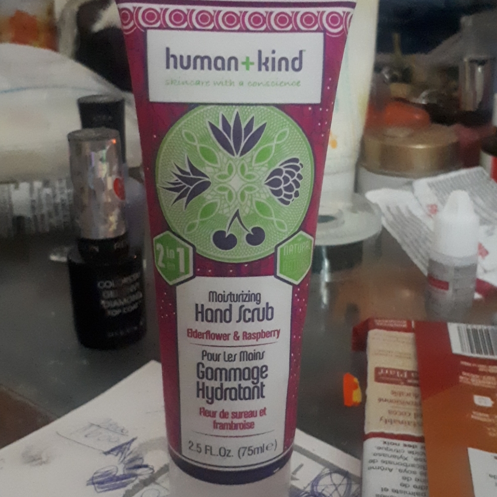 Moisturing hand scrub